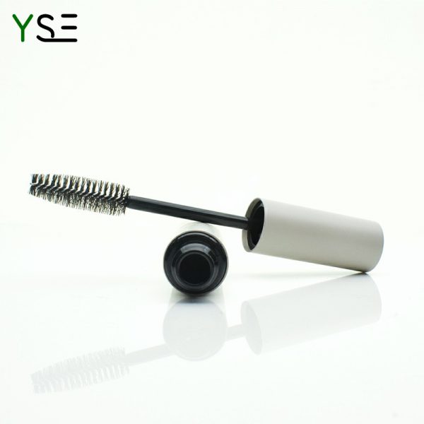 Matt white mascara serum component